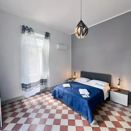 Apartment La Casa Del Marchingegno By World Palermo